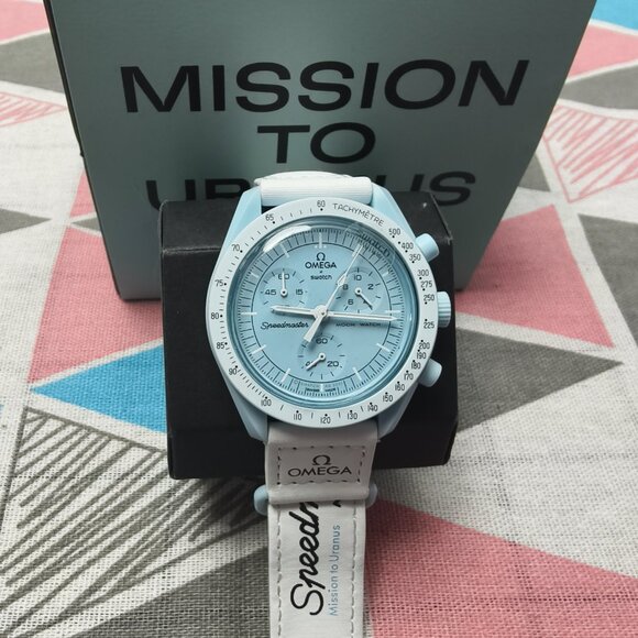 🍊Swatch X Omega Moonswatch Mission To Uranus - Picture 4 of 5